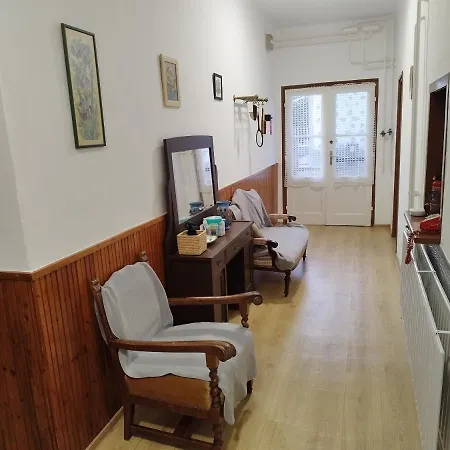 Tartos Szegfu Vendeghaz, Maganszallas *