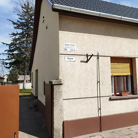 Tartós Szegfű Vendégház, Magánszállás *