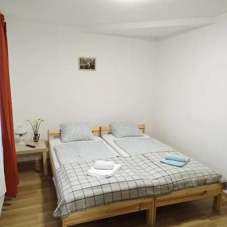 Tartos Szegfu Vendeghaz, Maganszallas * Tazlar