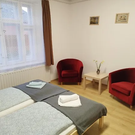 Tartos Szegfu Vendeghaz, Maganszallas * Tazlar