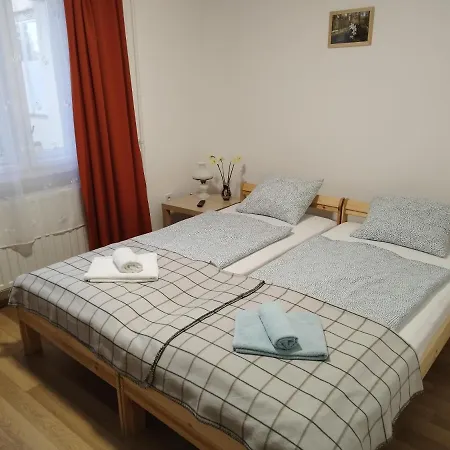 Tartos Szegfu Vendeghaz, Maganszallas * Tazlar