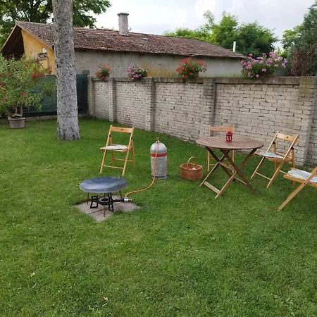 Tartos Szegfu Vendeghaz, Maganszallas Country house *