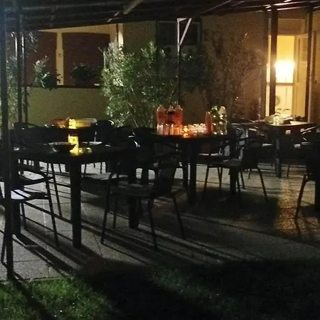 Tartos Szegfu Vendeghaz, Maganszallas