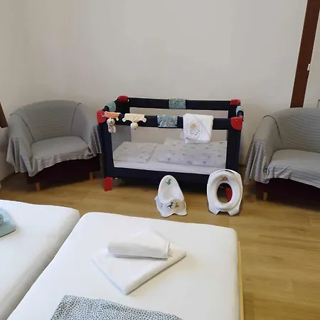 Tartos Szegfu Vendeghaz, Maganszallas Tazlar