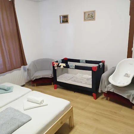 Tartos Szegfu Vendeghaz, Maganszallas Tazlar