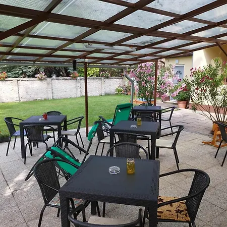 Tartos Szegfu Vendeghaz, Maganszallas בית כפרי