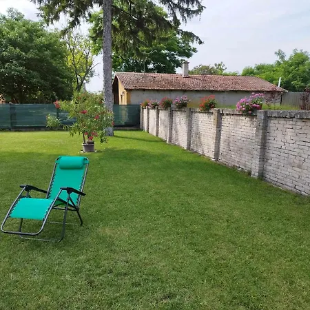 Tartós Szegfű Vendégház, Magánszállás