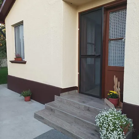 Tartos Szegfu Vendeghaz, Maganszallas Tazlar