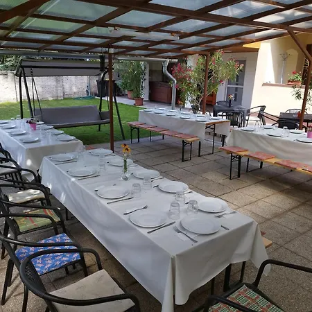 Tartos Szegfu Vendeghaz, Maganszallas Tazlar